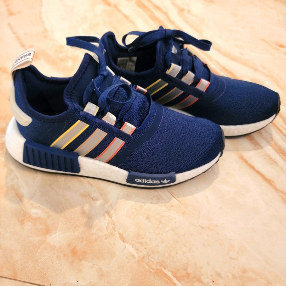 Adidas NMD R1 youth boy sneakers 4